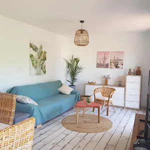 Apartment Beau T2 Au Centre Avec Parking, Bandol
